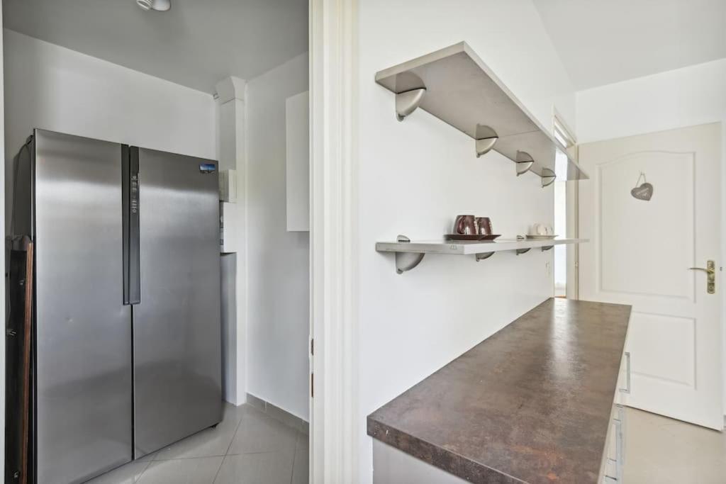 "Joie De Vivre" - Parisian Spacious & Charming Flat Аньєр-сюр-Сен Екстер'єр фото