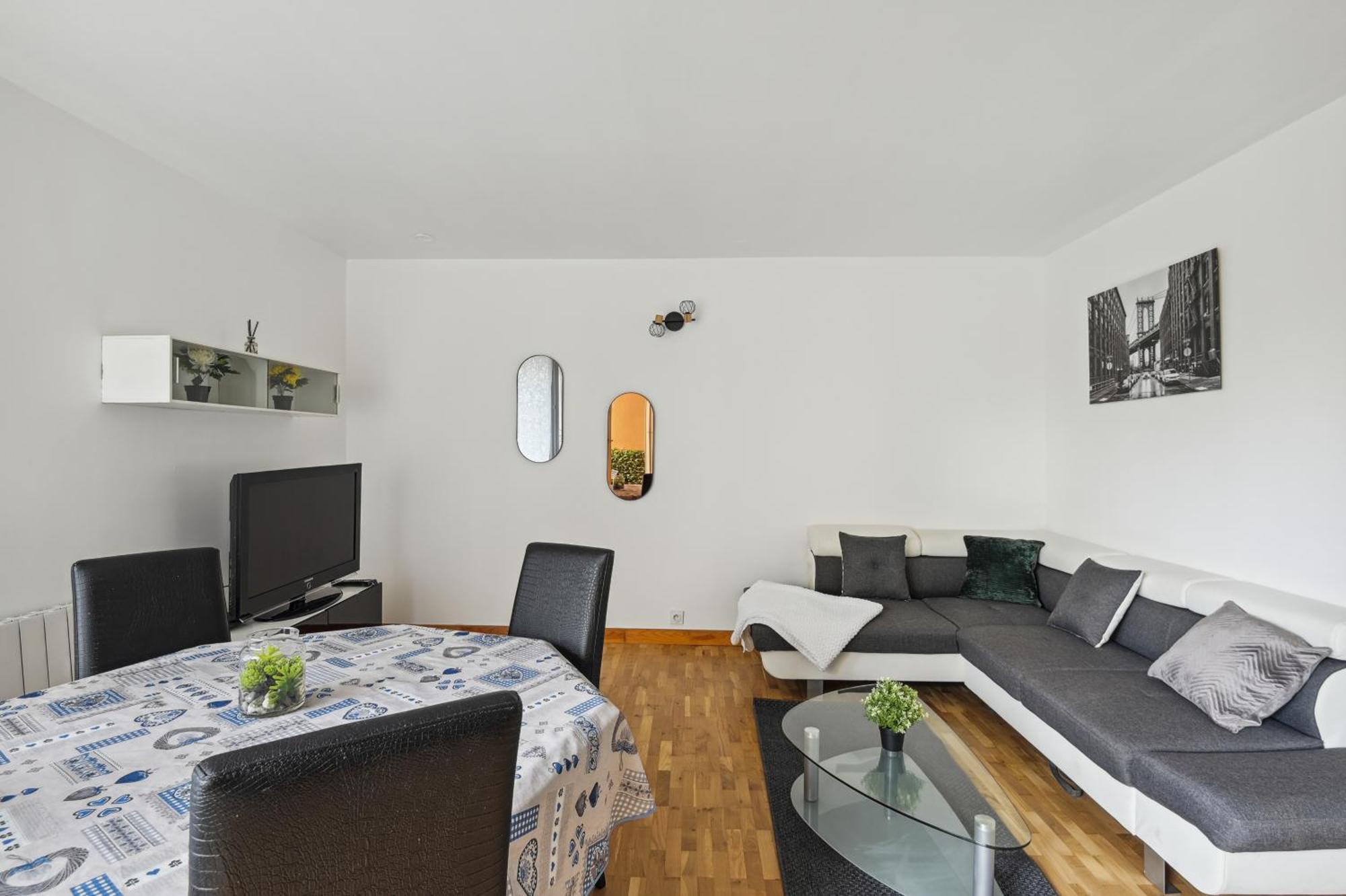 "Joie De Vivre" - Parisian Spacious & Charming Flat Аньєр-сюр-Сен Екстер'єр фото